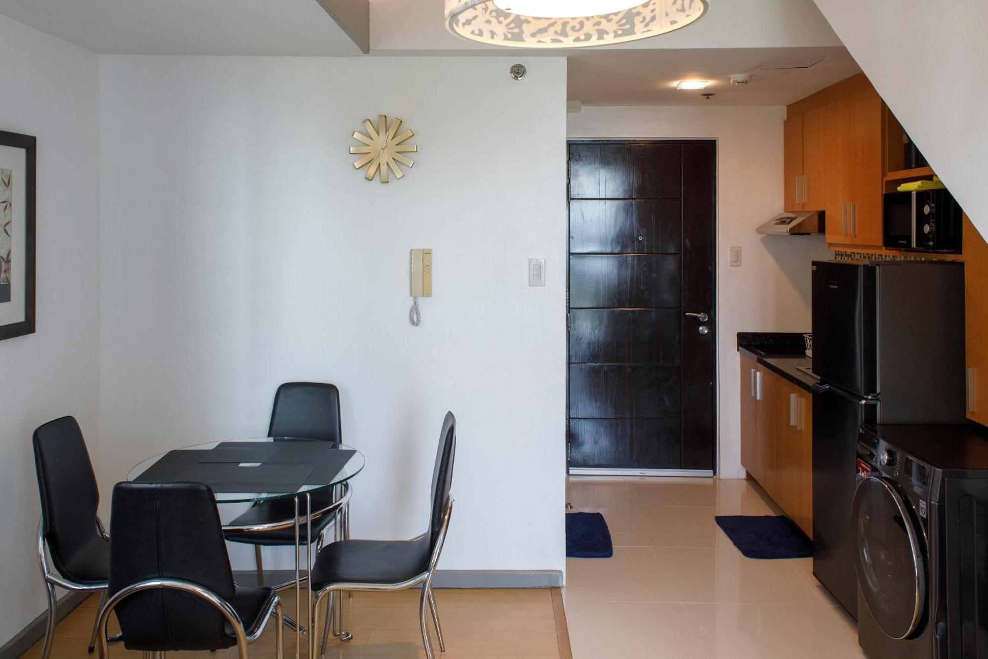 Prime Avant Bgc Location Apartments By Ph Staycation Manila Exterior foto