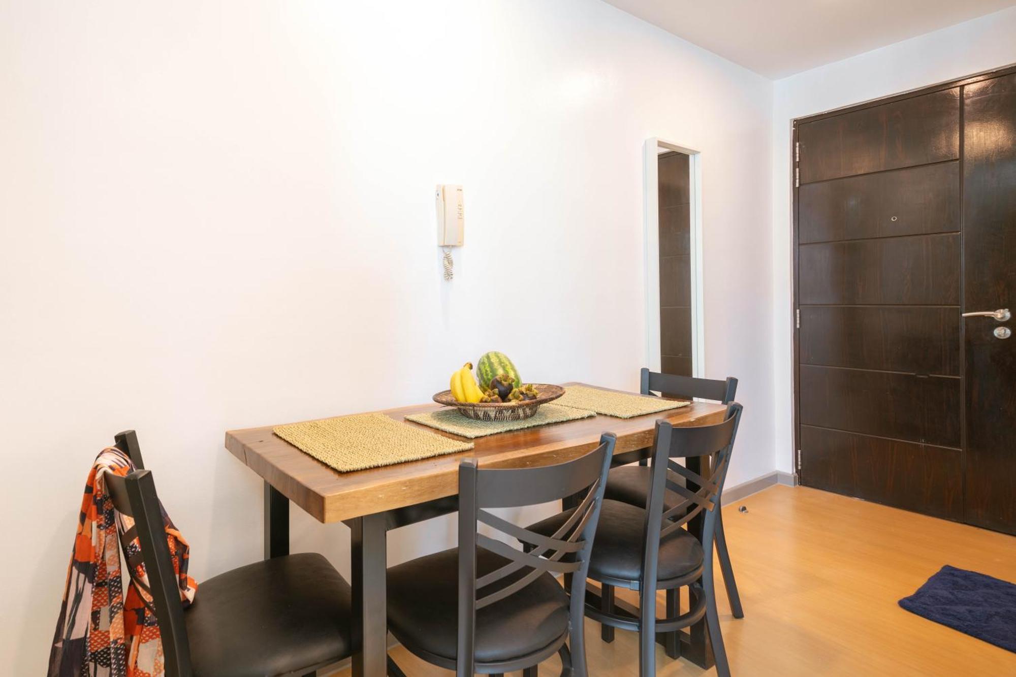 Prime Avant Bgc Location Apartments By Ph Staycation Manila Exterior foto
